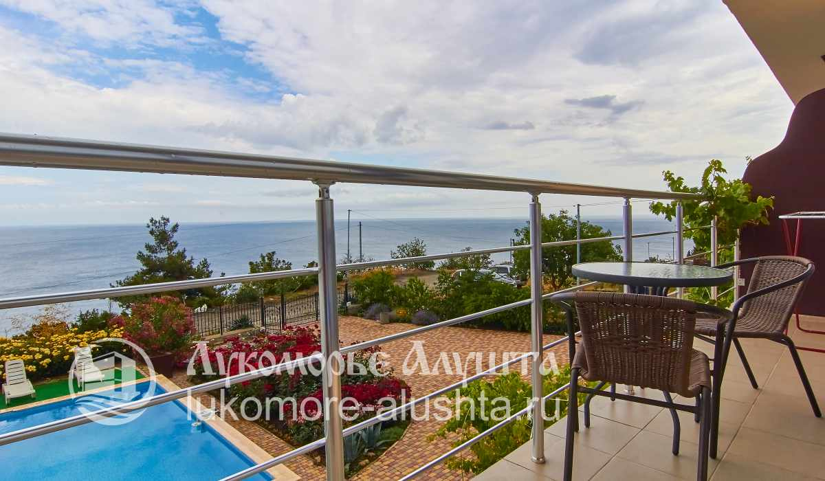 Меблированные балконы